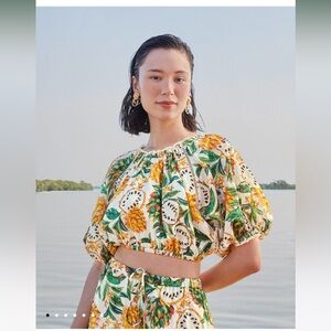 NWT size M off white biriba crop top Farm Rio